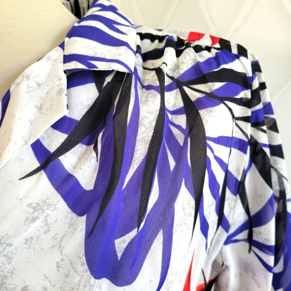 Vintage Floral Blouse • Teddi of CA • Tagged 12 • Fits Like Medium • Semi-Sheer - Picture 3 of 5